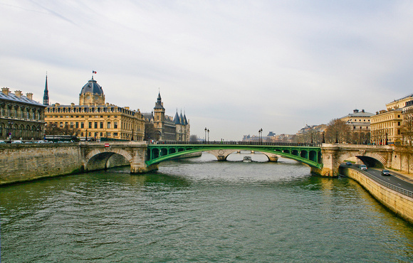 Ponte de Notre Dame across the River Seine in Paris
